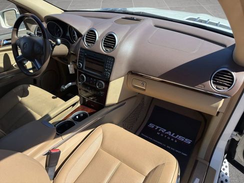 Used 2011 Mercedes-Benz GL 550 4MATIC image 20