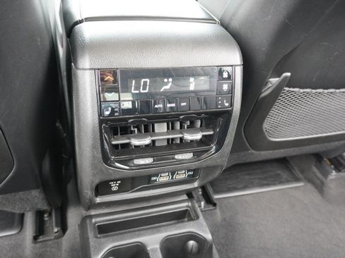 Used 2021 Jeep Grand Cherokee L Limited RWD image 34