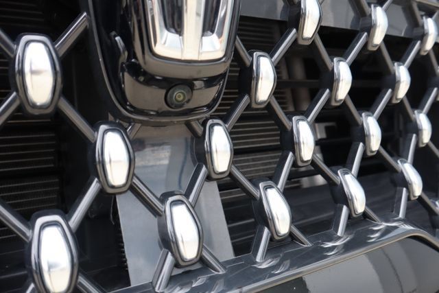 Used 2025 Lincoln Navigator Black Label AWD/4WD image 8