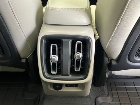 Used 2025 Volvo XC40 B5 Ultra w/ Protection Package Premier image 9