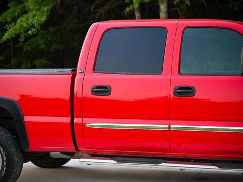 Used 2006 GMC Sierra 2500 SLT w/ Heavy-Duty Power Package AWD/4WD image 43