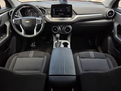 Used 2025 Chevrolet Blazer LT AWD/4WD image 18