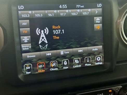 Used 2020 Jeep Wrangler Unlimited Sahara w/ Uconnect 4C Nav & Sound Group AWD/4WD image 15