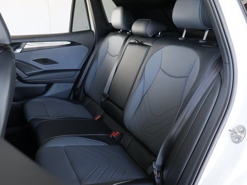 New 2026 Volkswagen Tiguan SE R-Line FWD image 18