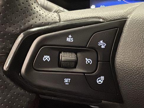 Used 2024 Chevrolet Trax RS w/ Driver Confidence Package FWD image 13