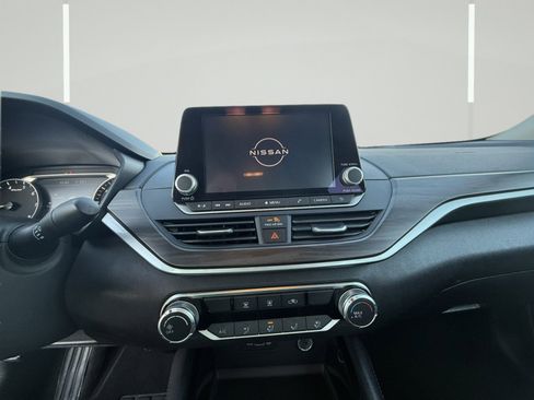 Used 2023 Nissan Altima 2.5 SV image 17