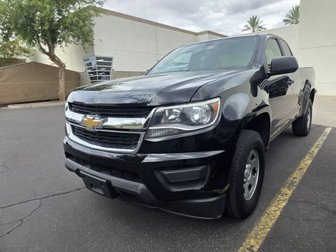 Used 2020 Chevrolet Colorado W/T RWD image 2