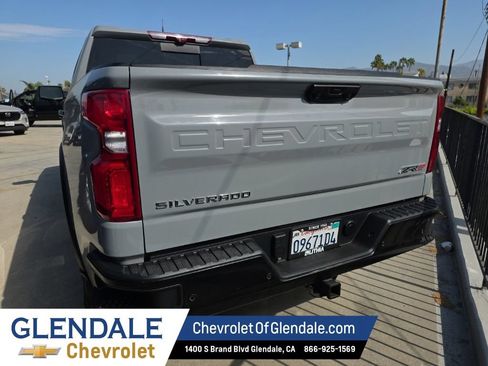 Used 2025 Chevrolet Silverado 1500 ZR2 w/ Technology Package AWD/4WD image 4