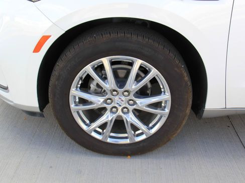 Used 2024 Buick Enclave Essence FWD image 38