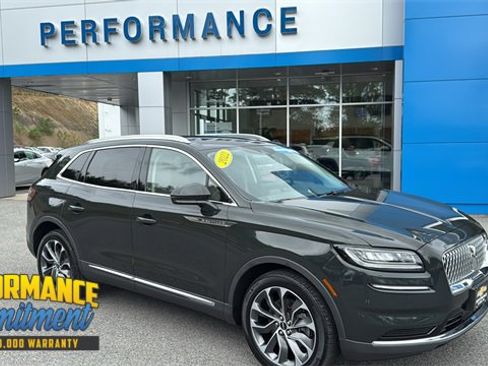 Used 2022 Lincoln Nautilus Reserve image 3