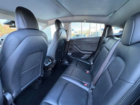 Used 2021 Tesla Model Y Long Range image 24