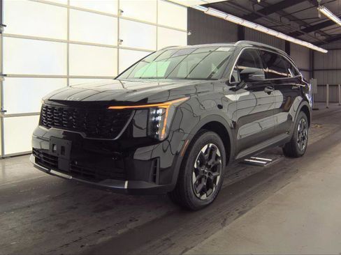 Used 2024 Kia Sorento S image 2