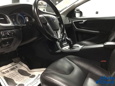 Used 2014 Volvo S60 T5 image 23