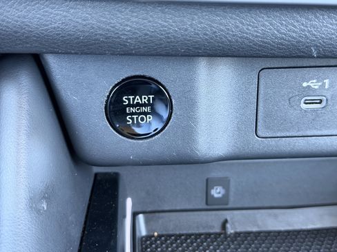 Used 2024 Nissan Rogue Platinum w/ Platinum Premium Package image 28