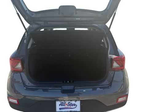 Used 2025 Hyundai Venue SEL FWD image 21