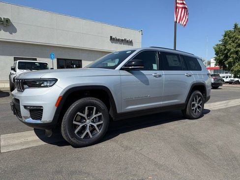 New 2025 Jeep Grand Cherokee L Limited w/ Trailer Tow Package image 2