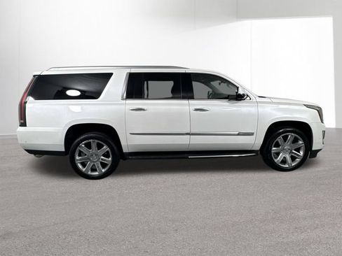 Used 2019 Cadillac Escalade ESV Luxury AWD/4WD image 36