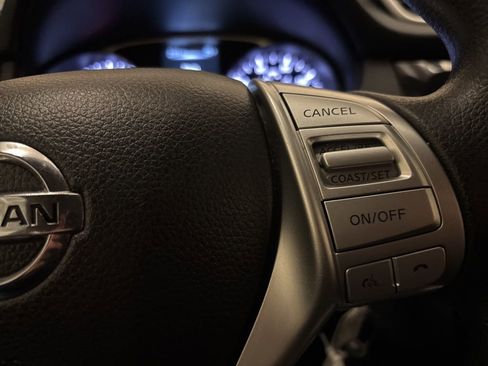 Used 2016 Nissan Rogue S image 19