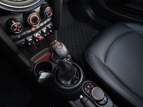 Used 2019 MINI Cooper Convertible w/ Signature Upholstery Package image 26