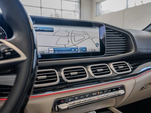 New 2026 Mercedes-Benz GLS 580 4MATIC image 33