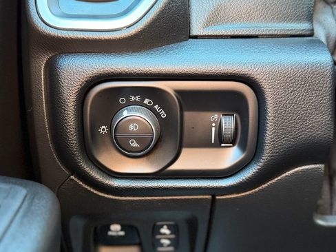 Used 2021 RAM 1500 Big Horn image 28