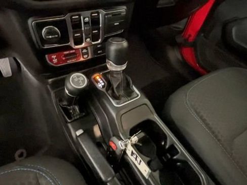 Used 2024 Jeep Wrangler Unlimited Rubicon 4xe w/ Technology Group AWD/4WD image 30