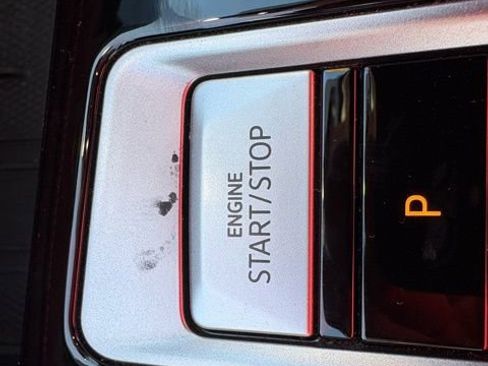 Used 2025 Volkswagen Atlas SEL image 24