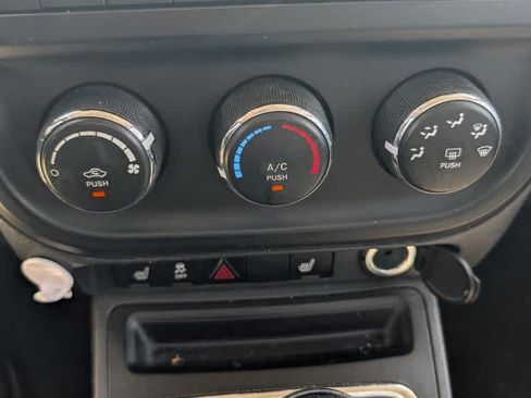 Used 2015 Jeep Patriot High Altitude AWD/4WD image 17