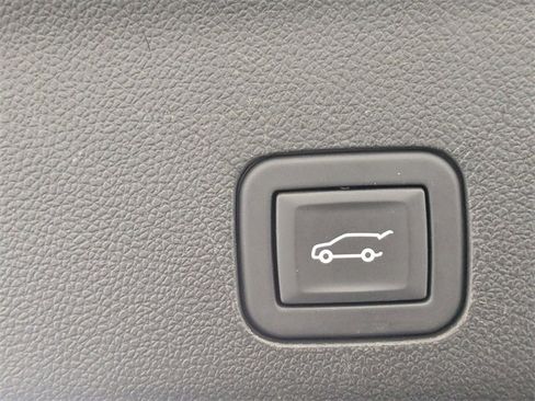 Certified 2023 Chevrolet Tahoe High Country w/ Premium Package 2 image 32