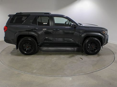 Used 2025 Toyota 4Runner TRD Off-Road Premium image 6