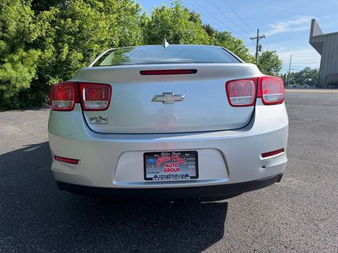 Used 2016 Chevrolet Malibu LT FWD image 13