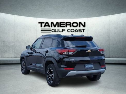 Used 2025 Chevrolet TrailBlazer LT AWD/4WD image 3