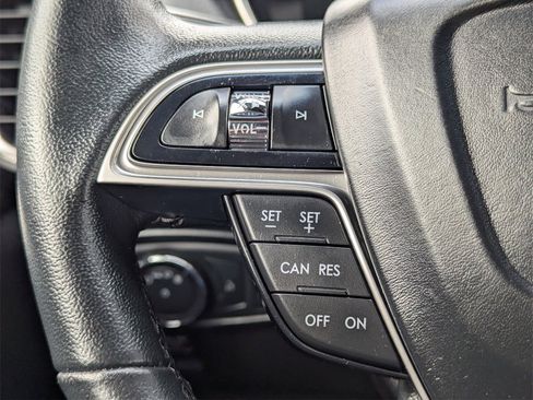 Used 2019 Lincoln Nautilus FWD image 19