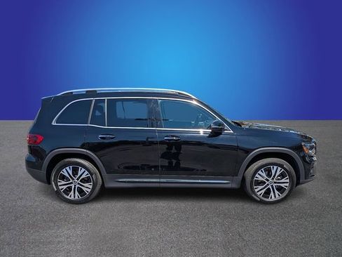Used 2025 Mercedes-Benz GLB 250 4MATIC image 6