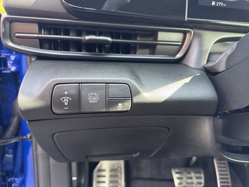 Used 2025 Hyundai Elantra SEL w/ Cargo Package image 20