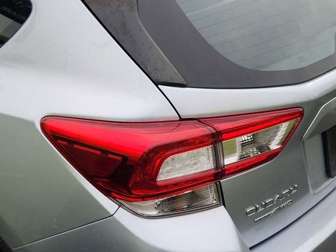 Used 2019 Subaru Impreza 2.0i Premium w/ Eyesight & BSD/Rcta & SRF AWD/4WD image 8