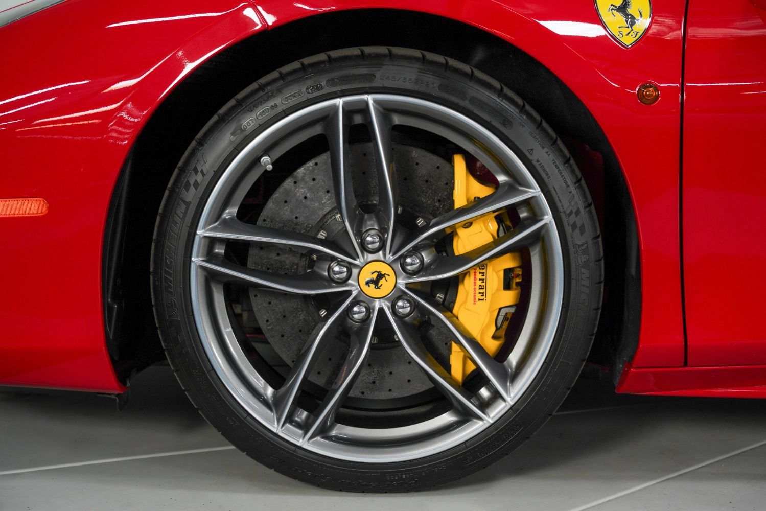 Used 2017 Ferrari 488 Spider RWD image 17
