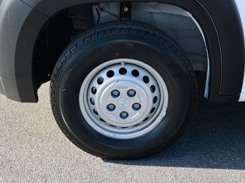Used 2026 RAM ProMaster 2500 w/ Convenience Group FWD image 11