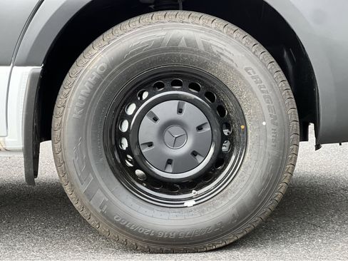 New 2025 Mercedes-Benz Sprinter 2500 image 10