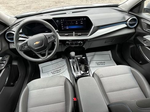 Used 2025 Chevrolet Trax LT image 20
