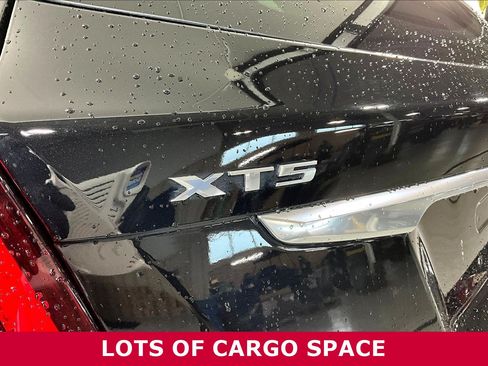 Used 2022 Cadillac XT5 Premium Luxury w/ Technology Package FWD image 21