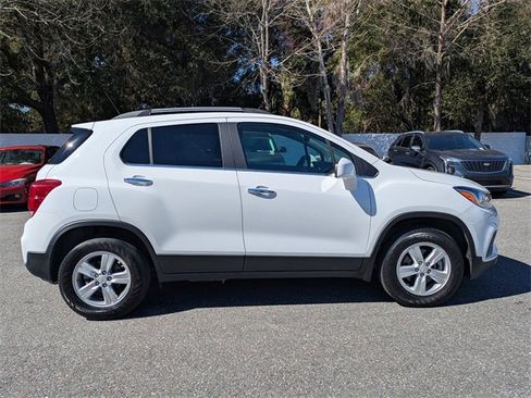 Used 2019 Chevrolet Trax LT w/ LT Convenience Package image 26