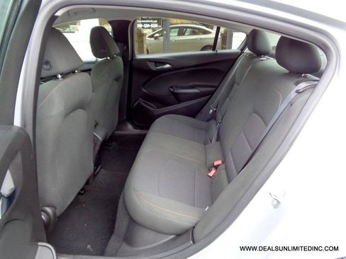 Used 2016 Chevrolet Cruze LS FWD image 13