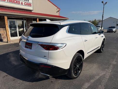 Used 2024 Buick Enclave Essence w/ Sport Touring Edition image 4