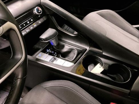 Used 2022 Hyundai Elantra SEL w/ Convenience Package FWD image 16