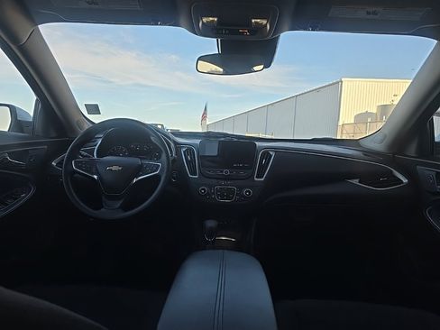 Used 2025 Chevrolet Malibu LT image 22