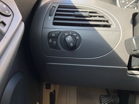 Used 2005 BMW 645Ci Convertible image 23