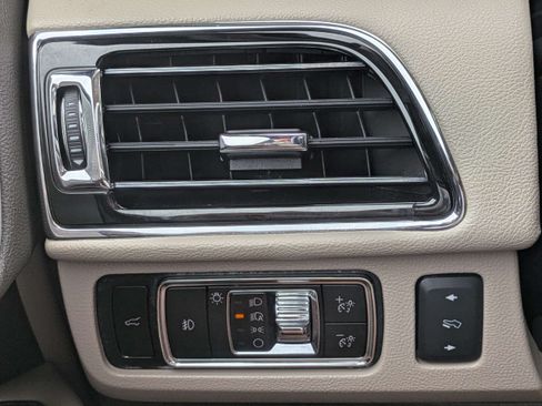 Used 2023 Lincoln Navigator L Reserve AWD/4WD image 31