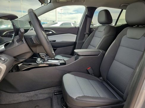 New 2026 Chevrolet Trax LT w/ Driver Confidence Package image 19