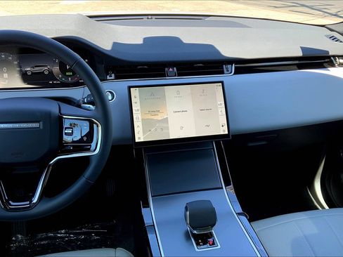 New 2026 Land Rover Range Rover Evoque S image 8